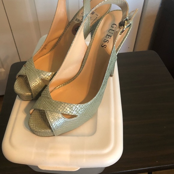 Heels - Picture 2 of 2